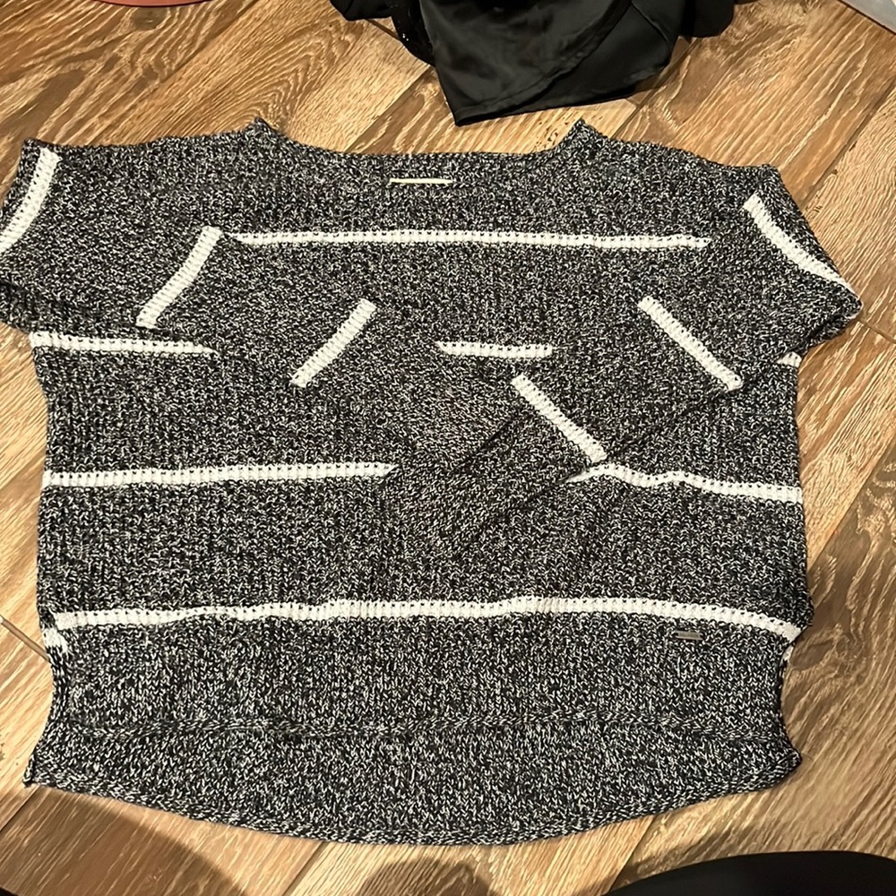 Y2k hollister sweater